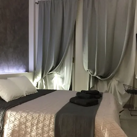 Turin Central Rooms-2