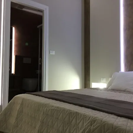 Turin Central Rooms-3